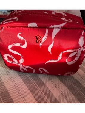 BNWT Lovely SATIN Victoria's Secret Red and White Cosmetic Bag with Ribbon Print